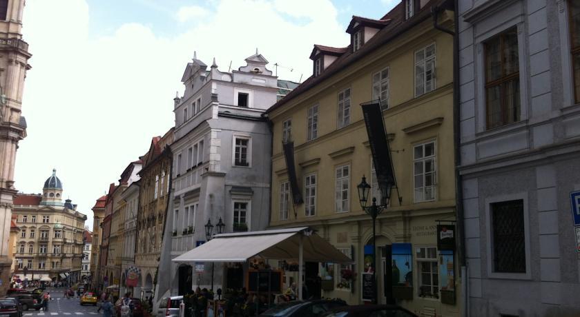 Little Town Budget Hotel Praga Exterior foto